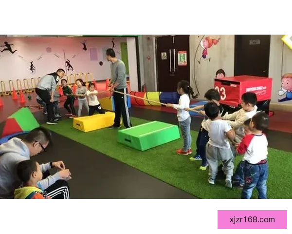 朱利亚诺分享教练指导下斜向内切踢球的新尝试与体会